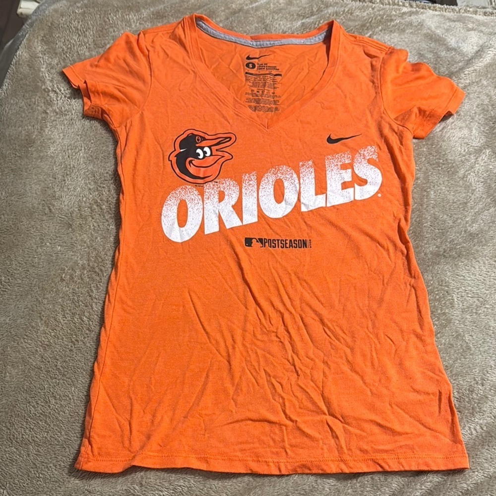 Nike Woman’s MLB Orange Baltimore Orioles V-Neck‎ Tee